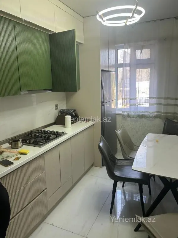Satılır 3 otaqlı köhnə tikili 74 m²