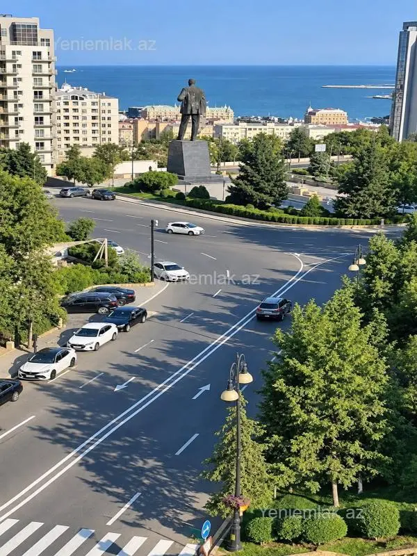 Satılır 3 otaqlı köhnə tikili 77 m²