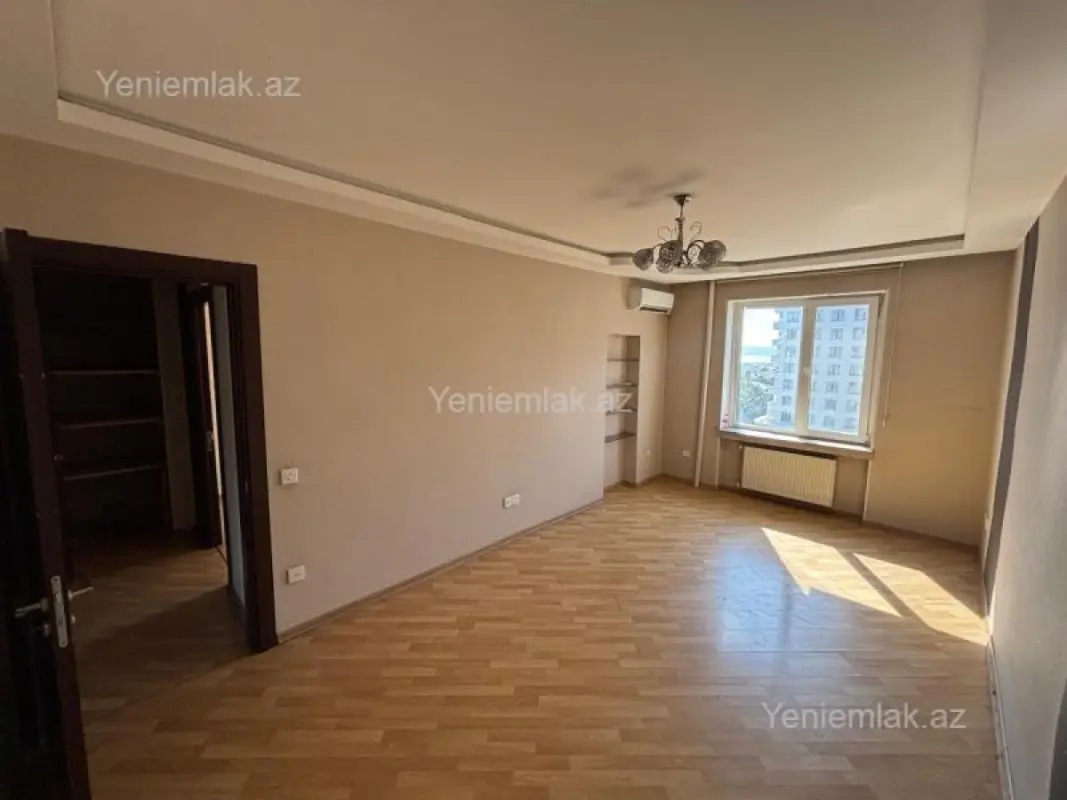 Satılır 3 otaqlı köhnə tikili 85 m²