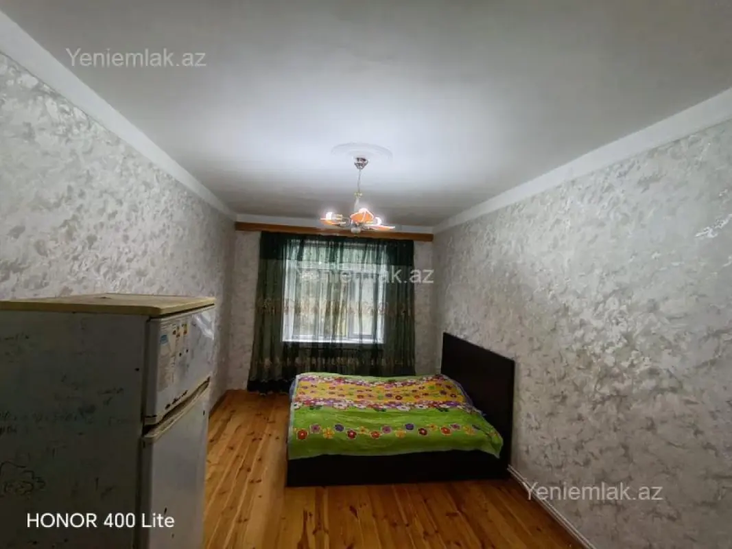 Satılır 1 otaqlı köhnə tikili 40 m²