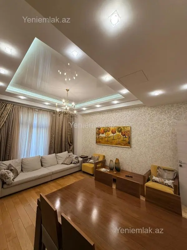 Satılır 4 otaqlı yeni tikili 150 m²