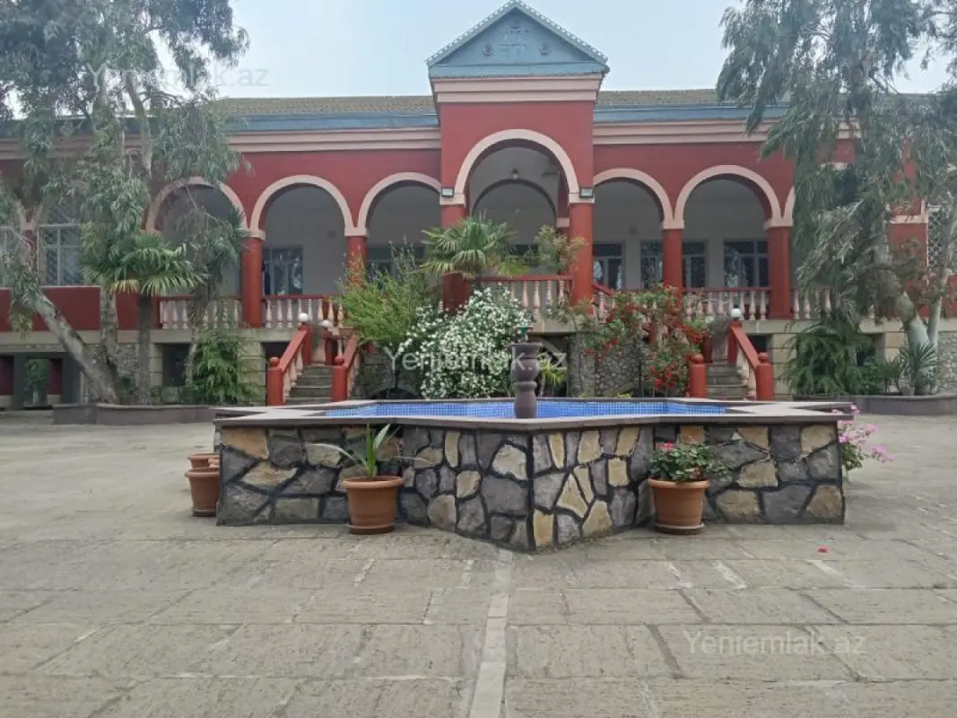 Satılır 5 otaqlı həyət evi 201 m²