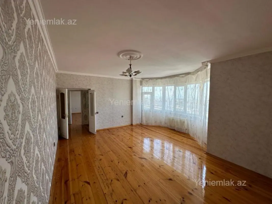 Satılır 3 otaqlı yeni tikili 120 m²