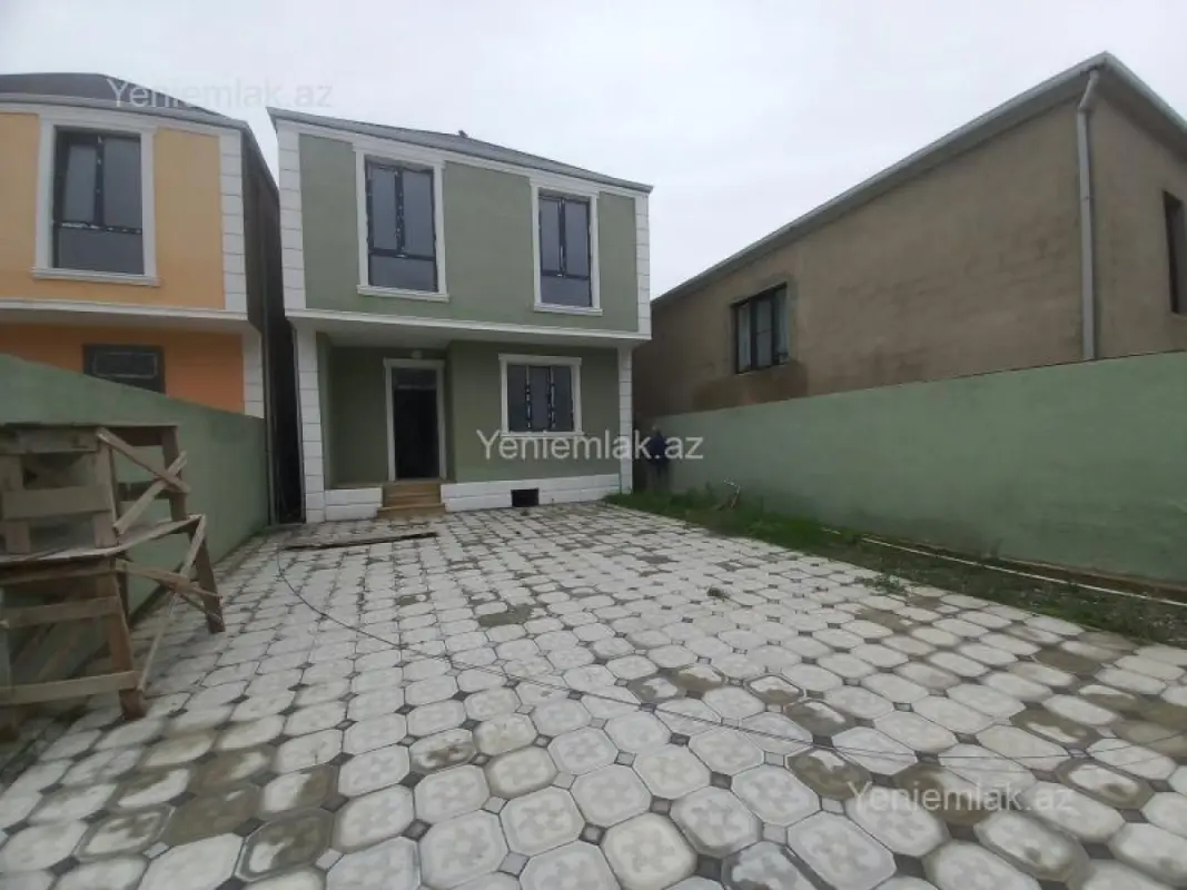 Satılır 4 otaqlı həyət evi 100 m²