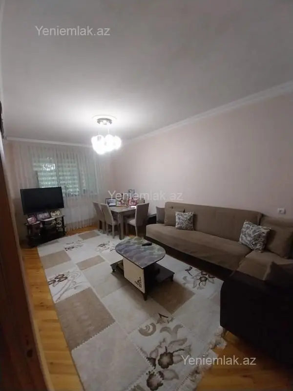 Satılır 4 otaqlı köhnə tikili 83 m²