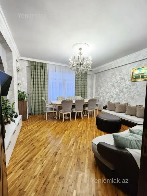 Satılır 3 otaqlı yeni tikili 82 m²