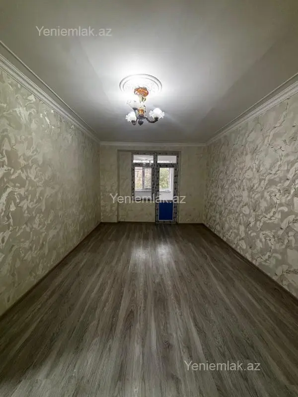 Satılır 2 otaqlı köhnə tikili 50 m²