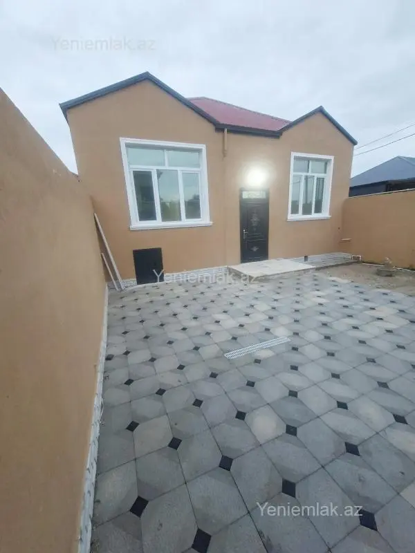Satılır 4 otaqlı həyət evi 150 m²