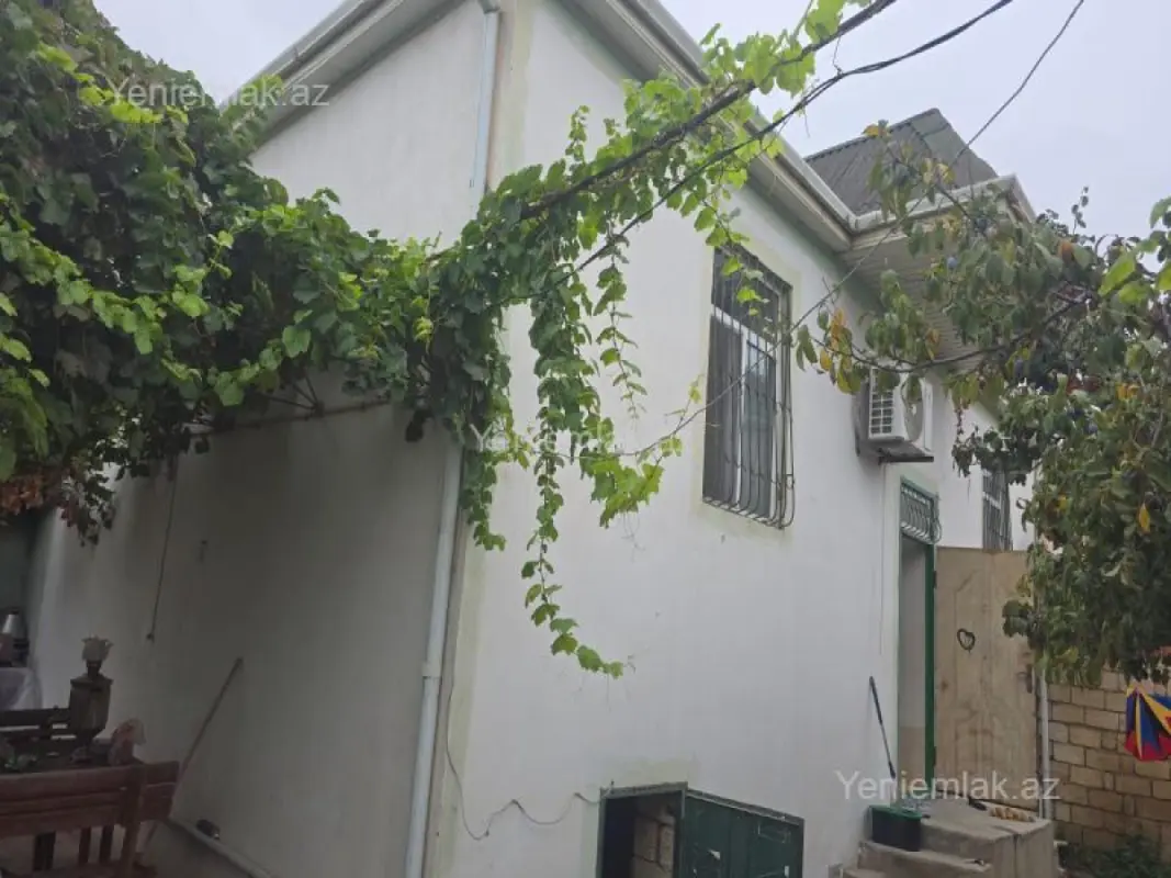 Satılır 4 otaqlı həyət evi 100 m²