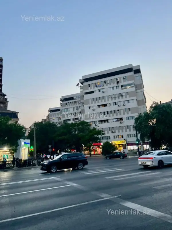 Satılır 3 otaqlı köhnə tikili 90 m²
