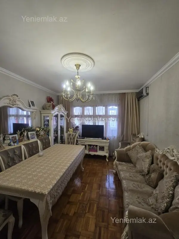 Satılır 2 otaqlı köhnə tikili 55 m²