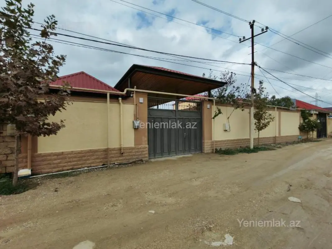 Satılır 5 otaqlı həyət evi 180 m²