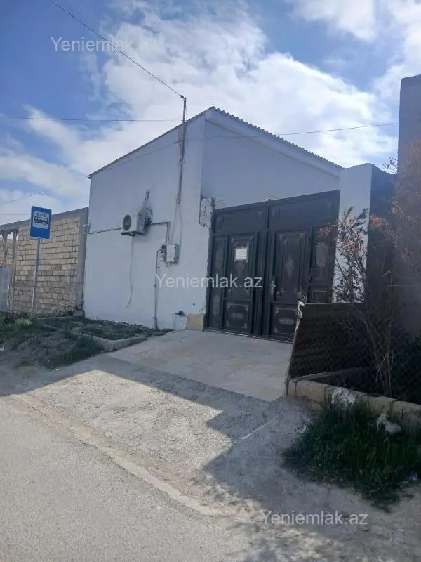 Satılır 2 otaqlı həyət evi 70 m²