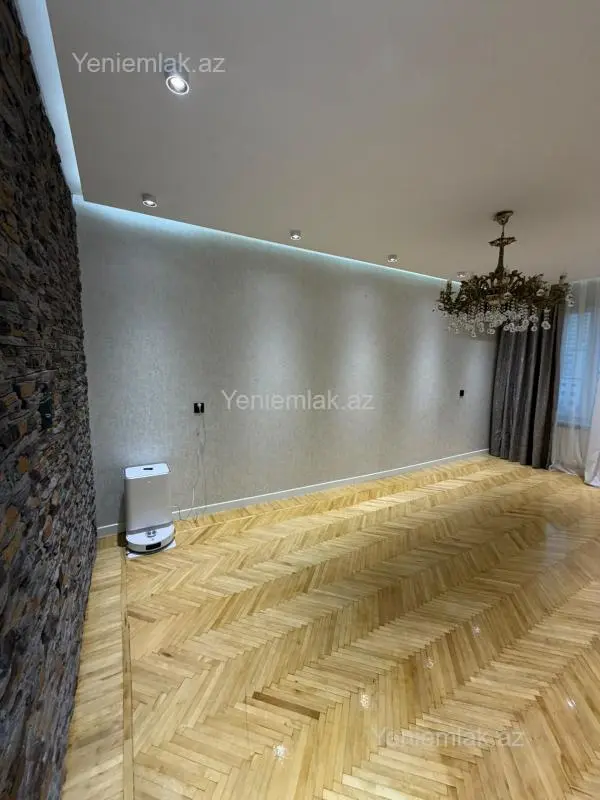 Satılır 3 otaqlı köhnə tikili 90 m²