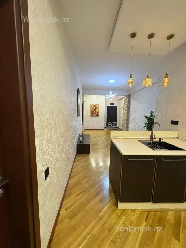 Satılır 1 otaqlı yeni tikili 60 m²