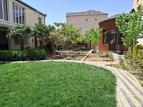 Satılır 7 otaqlı həyət evi 450 m²