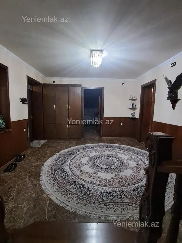 Satılır 7 otaqlı həyət evi 450 m²