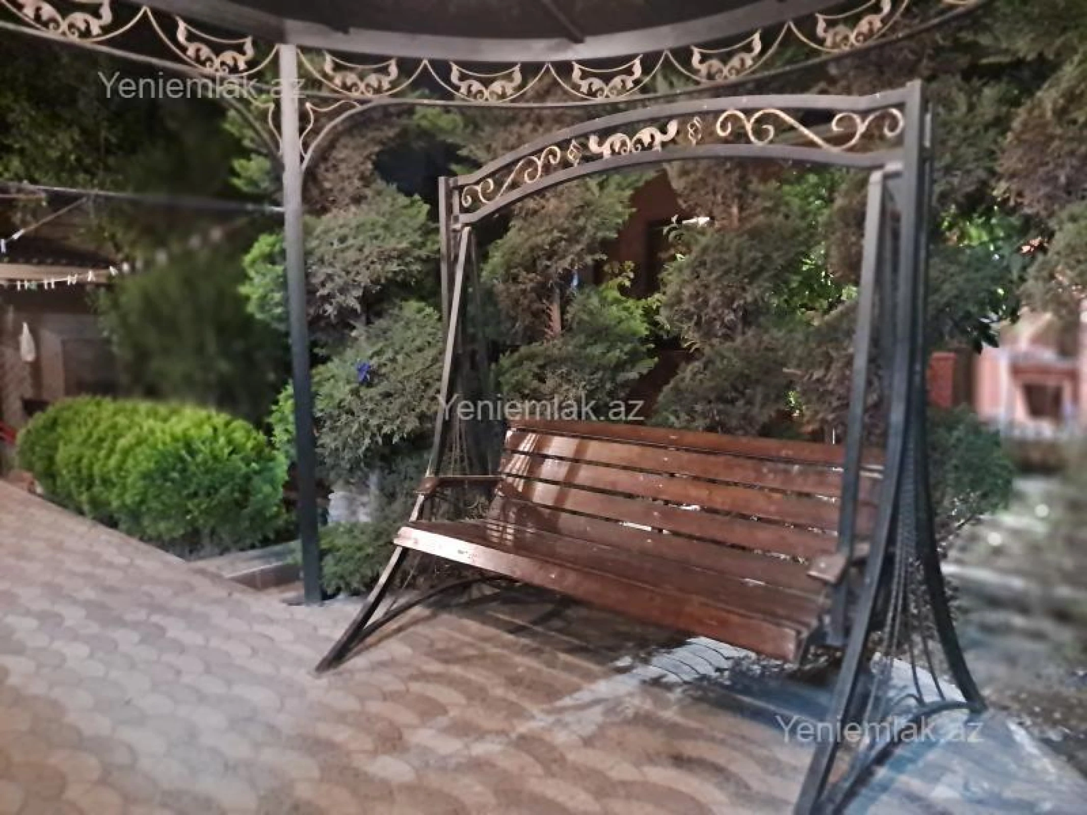 Satılır 7 otaqlı həyət evi 450 m²