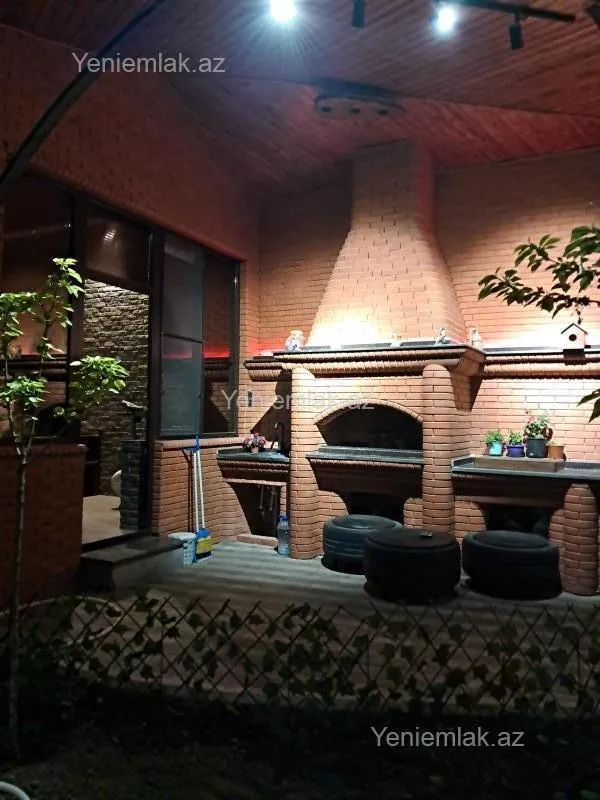 Satılır 7 otaqlı həyət evi 450 m²