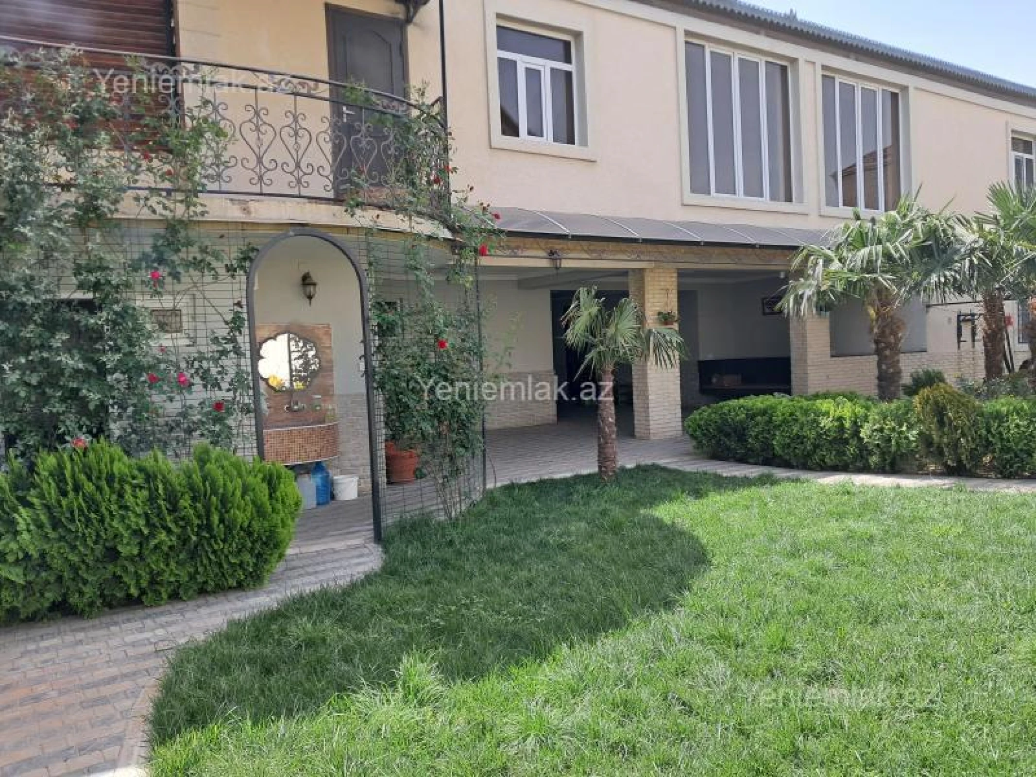 Satılır 7 otaqlı həyət evi 450 m²