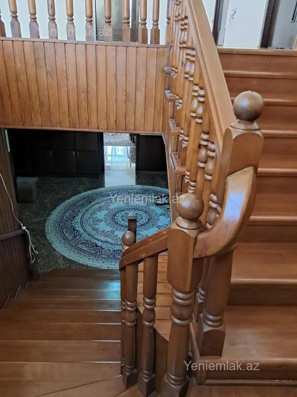 Satılır 7 otaqlı həyət evi 450 m²