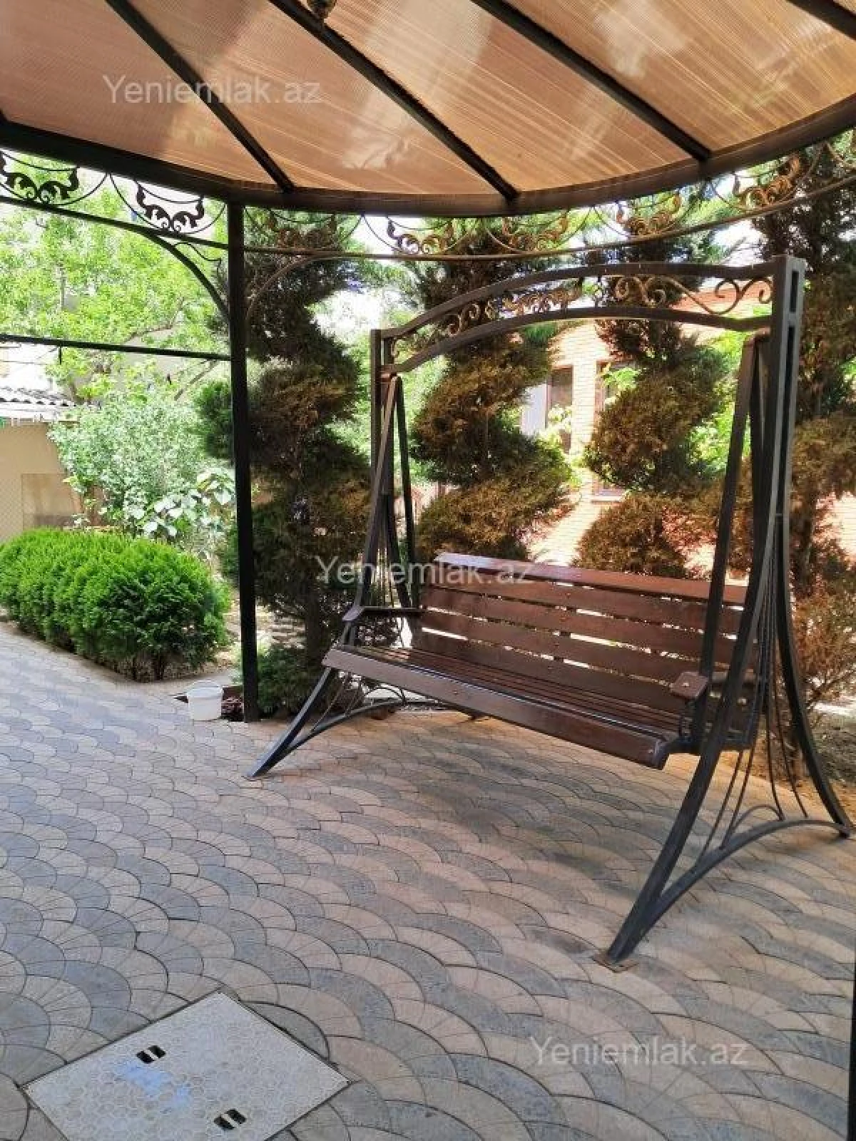 Satılır 7 otaqlı həyət evi 450 m²