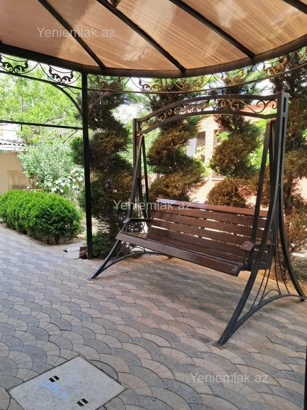 Satılır 7 otaqlı həyət evi 450 m²