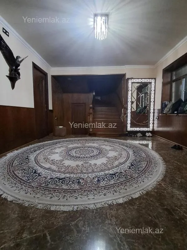 Satılır 7 otaqlı həyət evi 450 m²