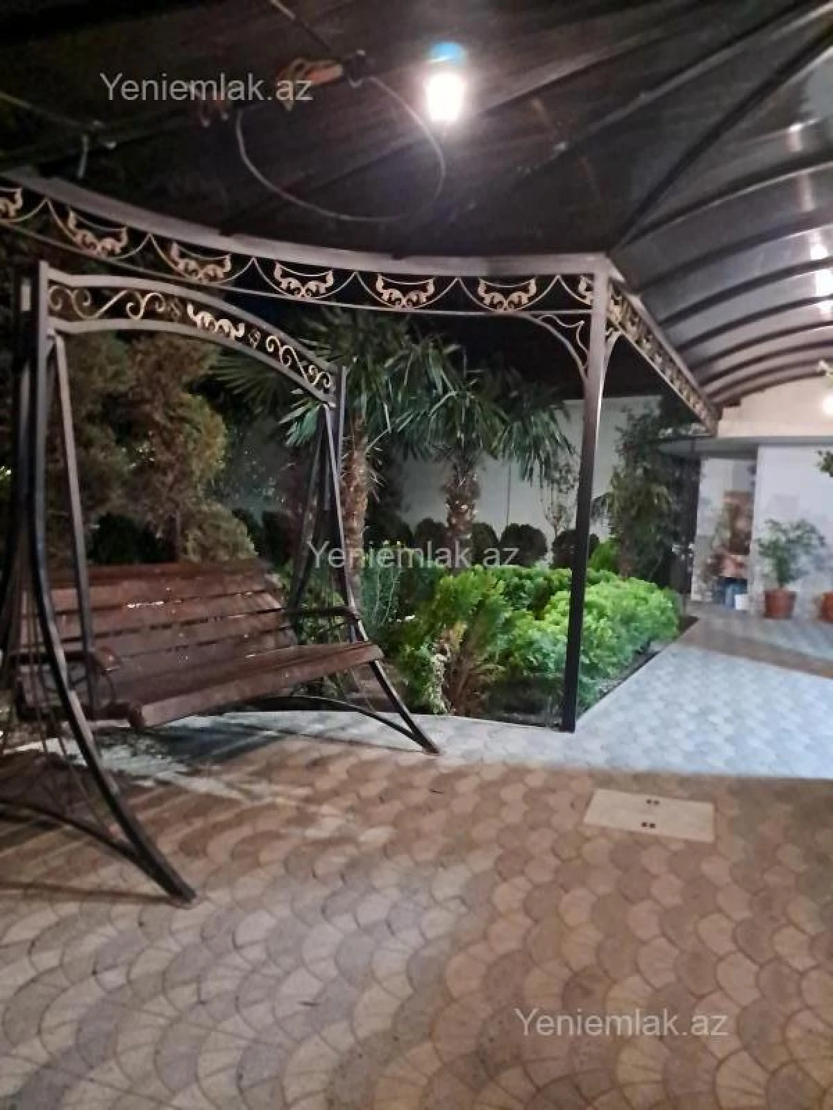 Satılır 7 otaqlı həyət evi 450 m²