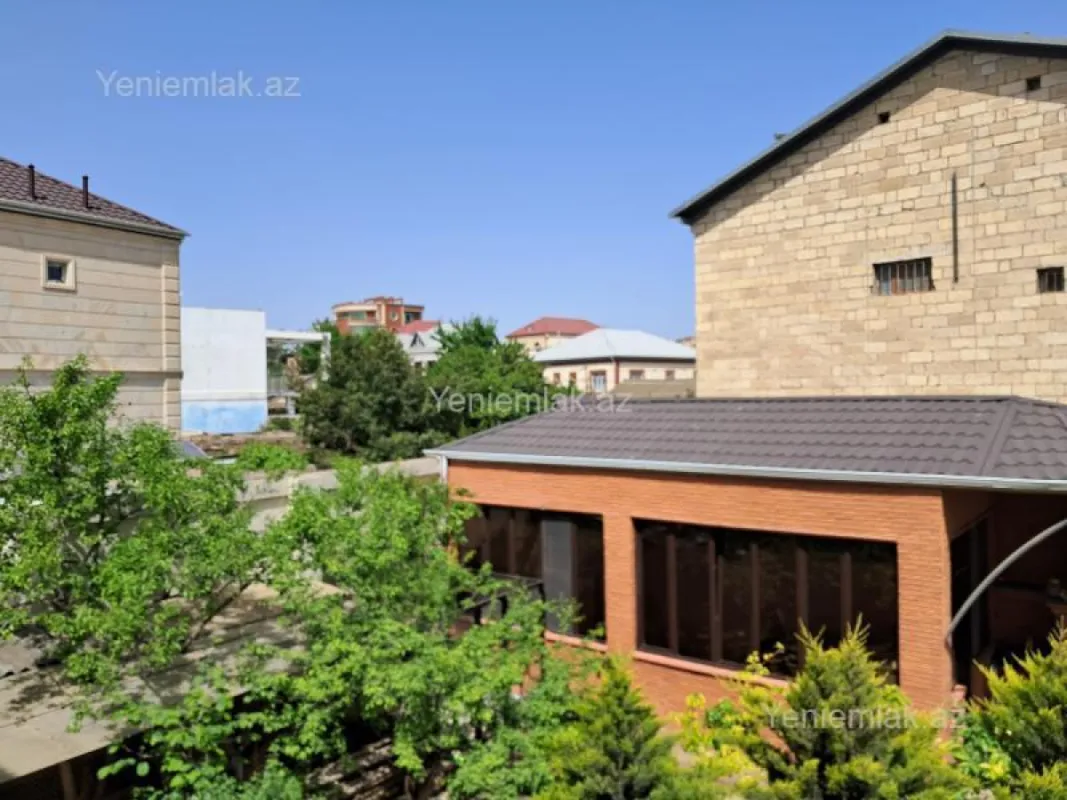 Satılır 7 otaqlı həyət evi 450 m²