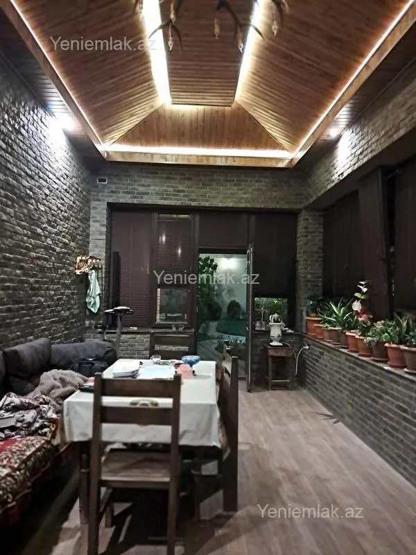 Satılır 7 otaqlı həyət evi 450 m²