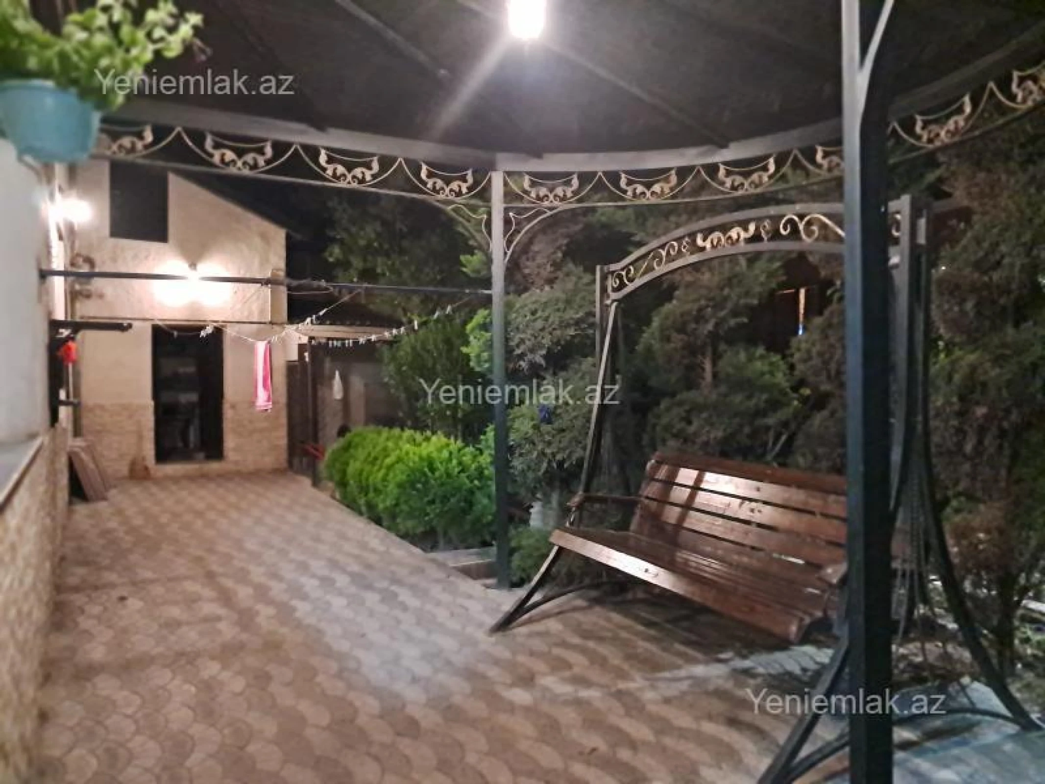 Satılır 7 otaqlı həyət evi 450 m²