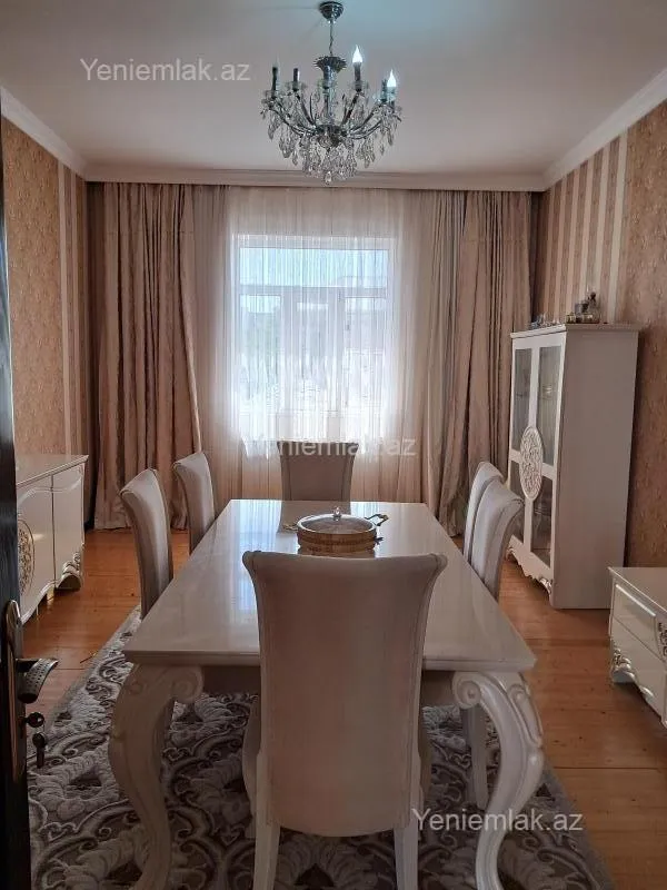 Satılır 7 otaqlı həyət evi 450 m²