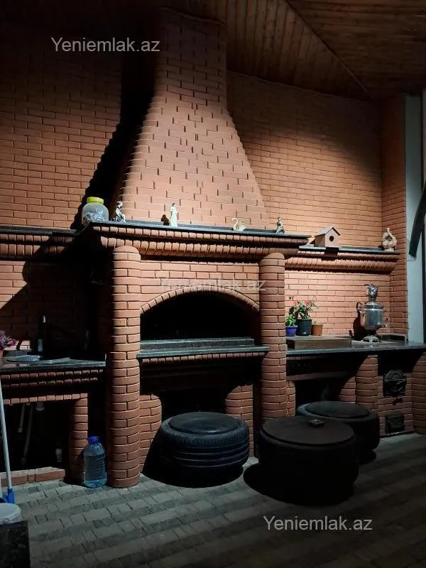 Satılır 7 otaqlı həyət evi 450 m²