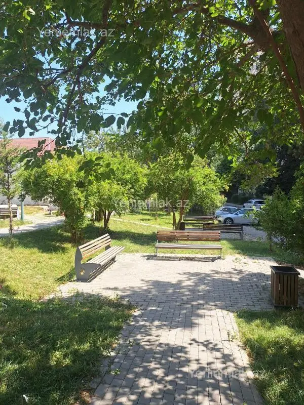 Satılır 3 otaqlı köhnə tikili 90 m²