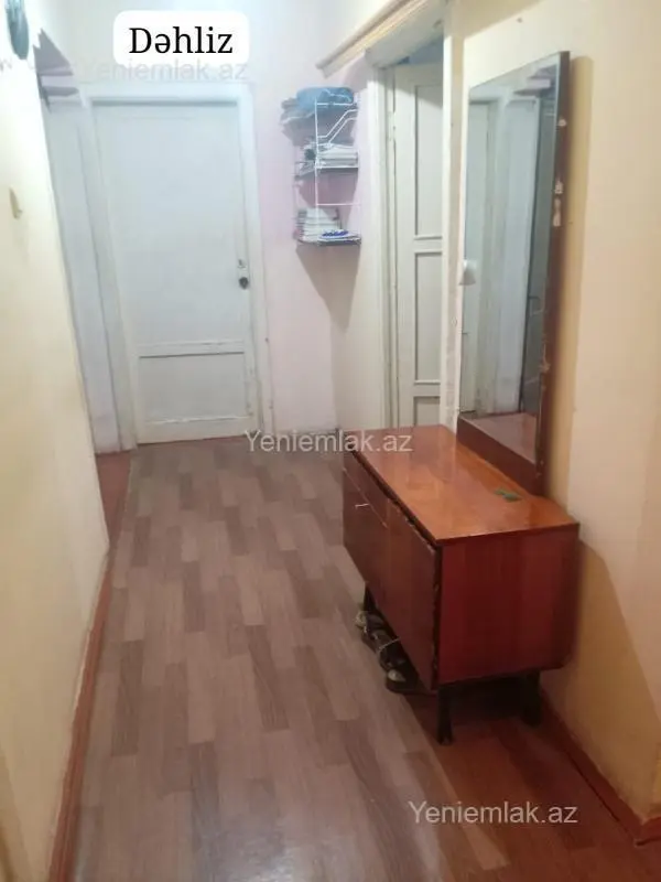 Satılır 4 otaqlı köhnə tikili 90 m²