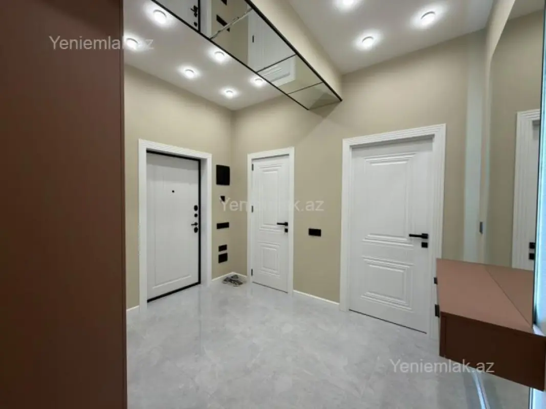 Satılır 3 otaqlı yeni tikili 82 m²