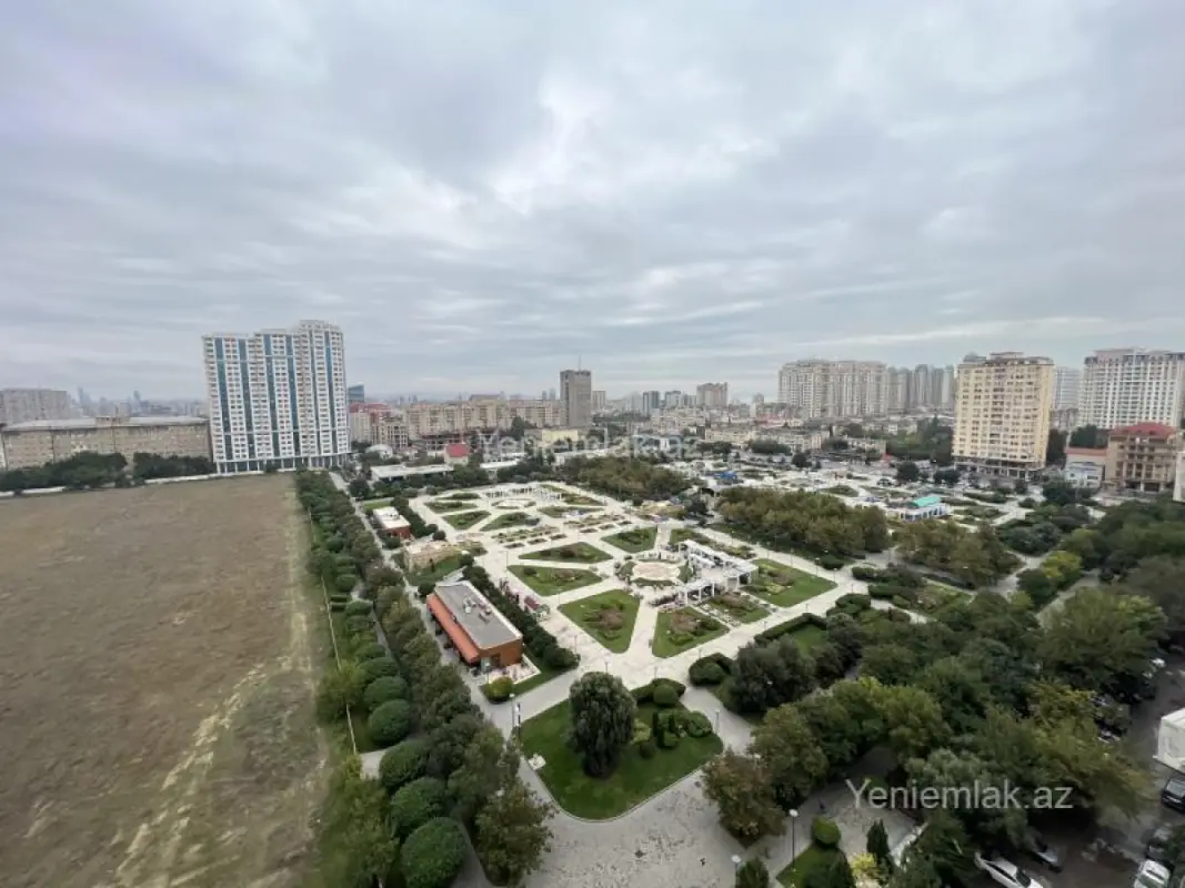 Satılır 3 otaqlı yeni tikili 128 m²