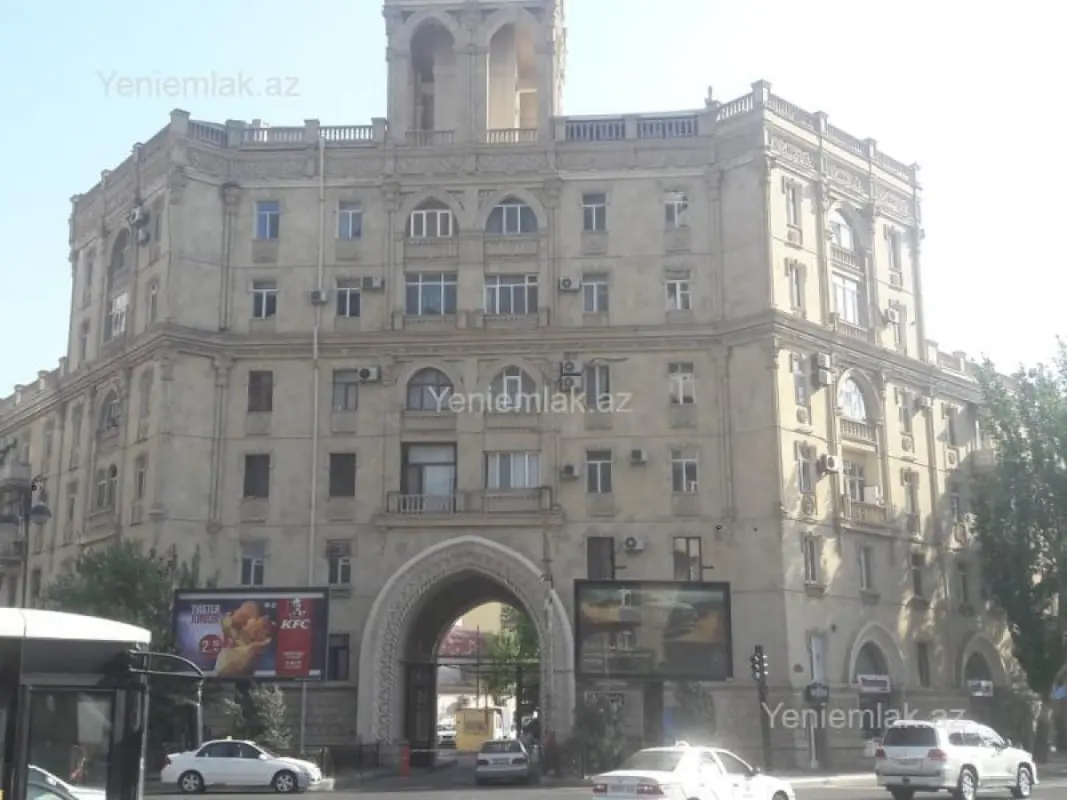 Satılır 2 otaqlı köhnə tikili 80 m²