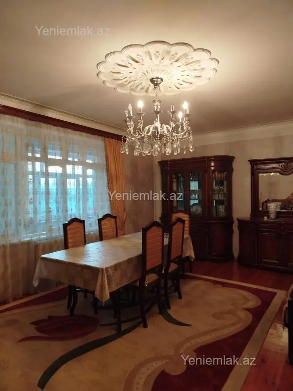 Satılır 5 otaqlı köhnə tikili 105 m²