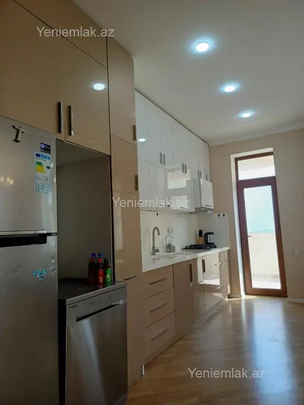 Satılır 3 otaqlı yeni tikili 125 m²