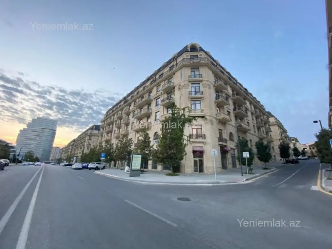 Satılır 4 otaqlı yeni tikili 160 m²