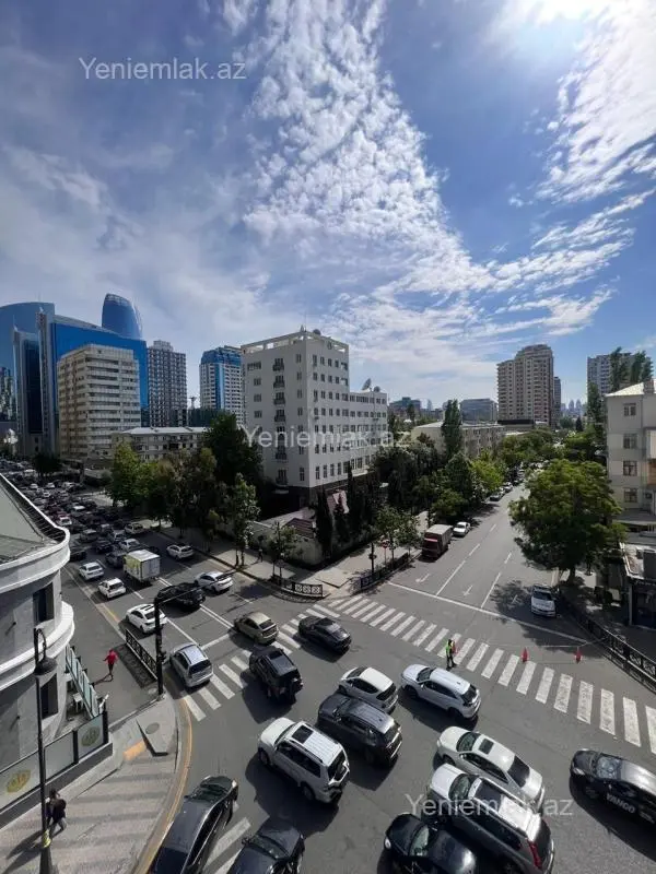 Satılır 4 otaqlı yeni tikili 192 m²