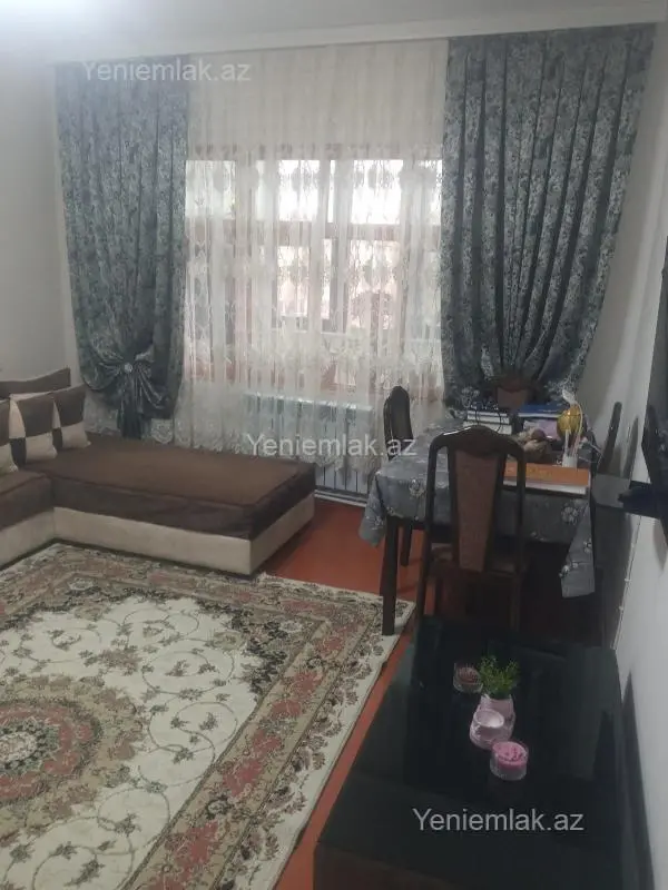 Satılır 2 otaqlı köhnə tikili 50 m²