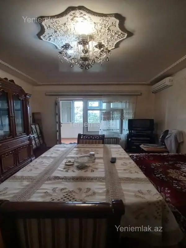 Satılır 3 otaqlı köhnə tikili 88 m²