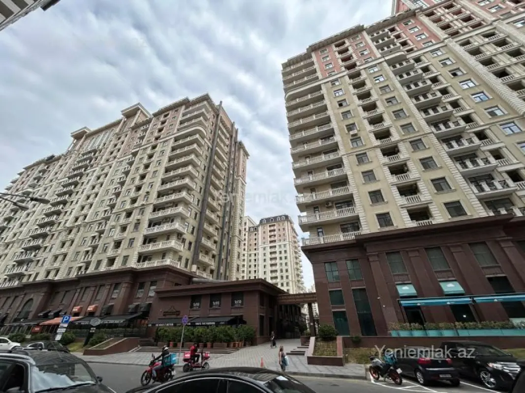 Satılır 3 otaqlı yeni tikili 120 m²