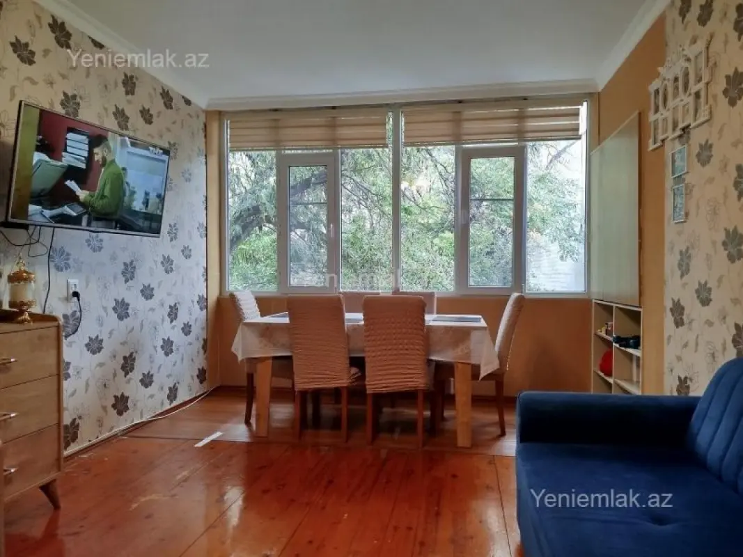 Satılır 2 otaqlı köhnə tikili 65 m²