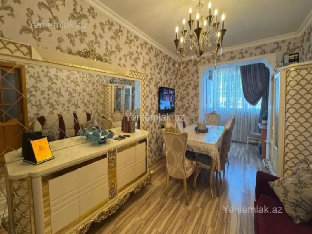 Satılır 4 otaqlı köhnə tikili 90 m²