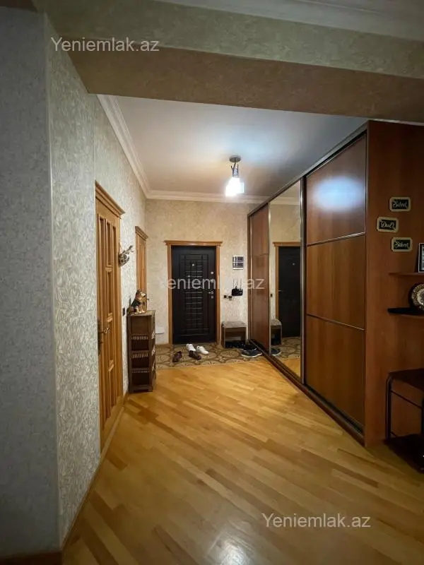 Satılır 3 otaqlı yeni tikili 110 m²