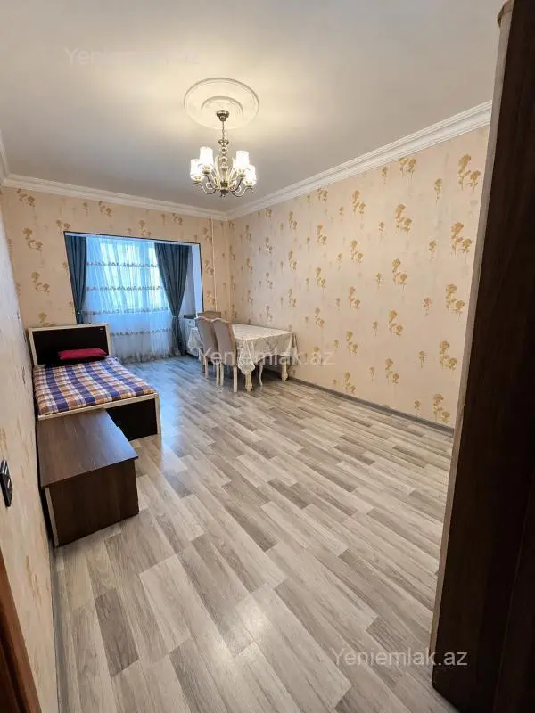 Satılır 3 otaqlı köhnə tikili 85 m²
